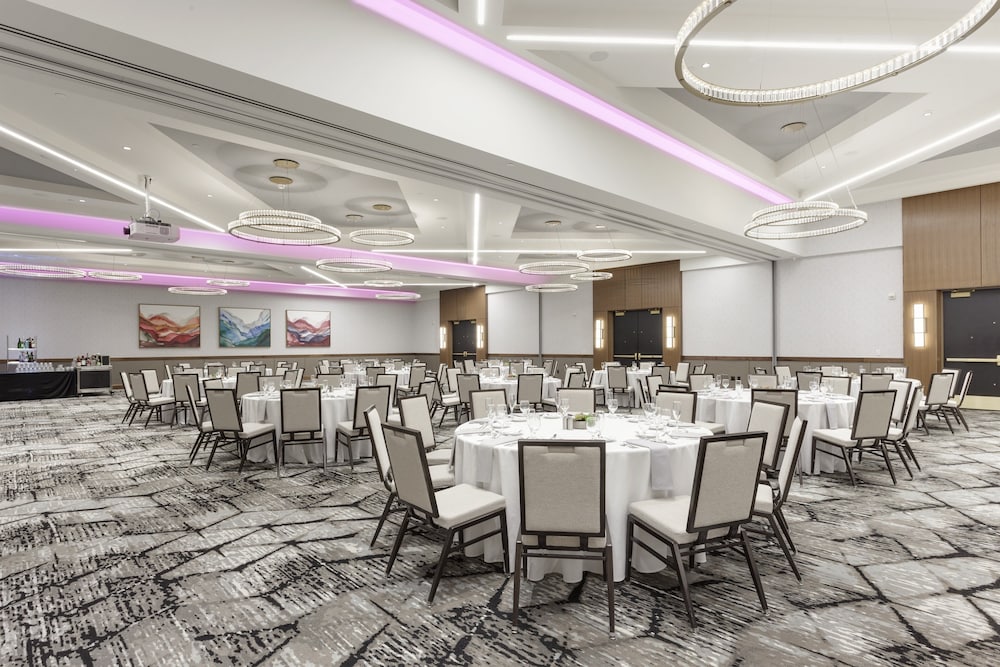 crowne plaza lansing by ihg