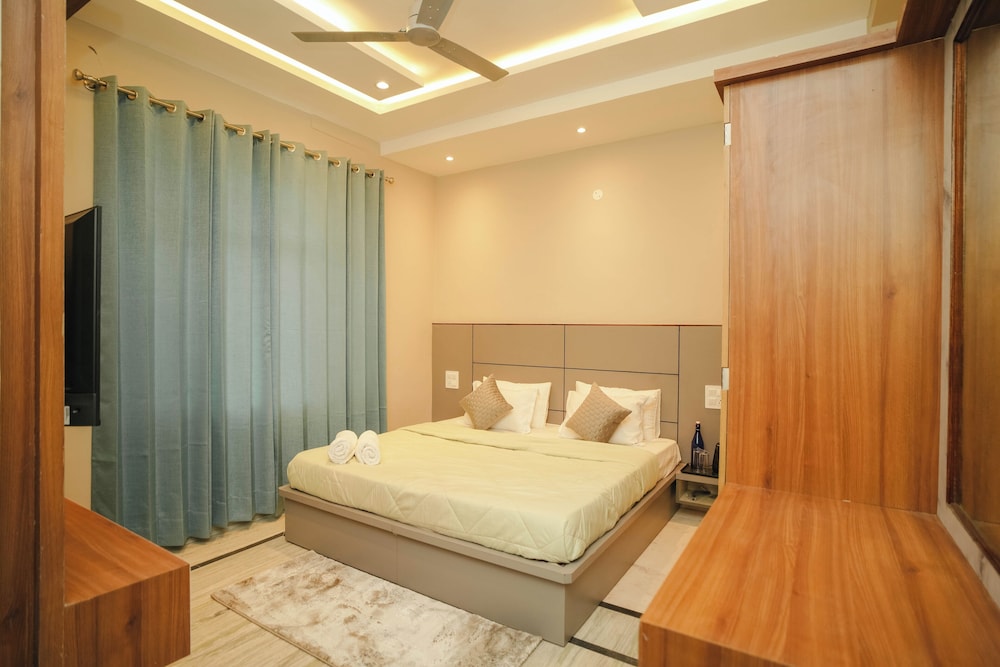 the pine melody 4bhk villa
