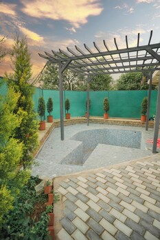 the pine melody 4bhk villa