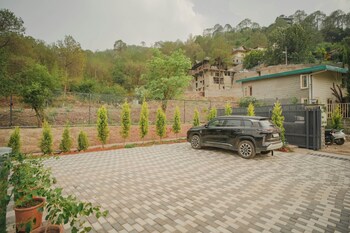 the pine melody 4bhk villa