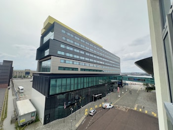 City Centre Albert Dock & Arena Apts,,4 star