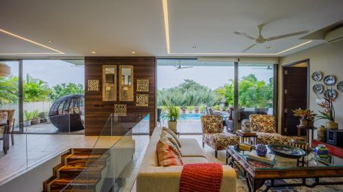 elara by hireavilla 4br w infinity pool parra