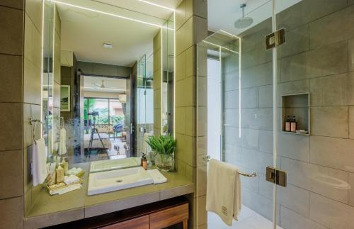 elara by hireavilla 4br w infinity pool parra