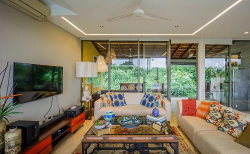 elara by hireavilla 4br w infinity pool parra