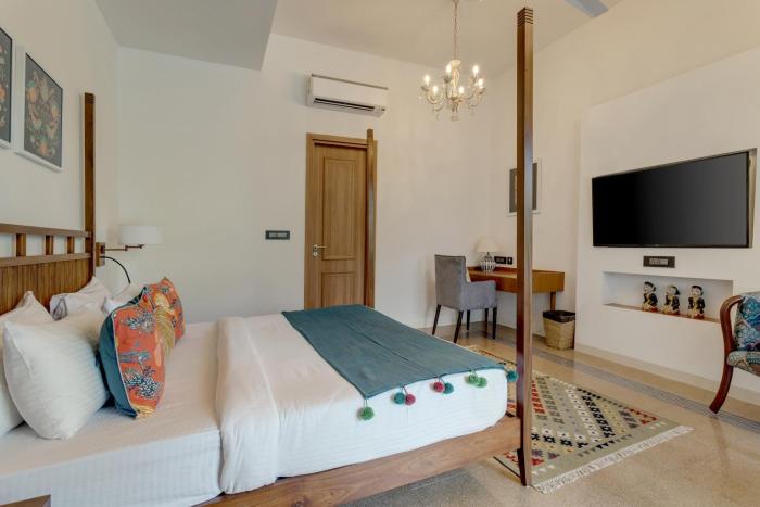 inaari 5br w private pool 5km to anjuna beach