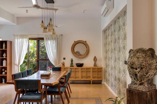 inaari 5br w private pool 5km to anjuna beach