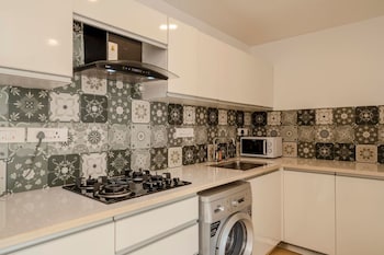sunny 1br retreat steps from candolim beach