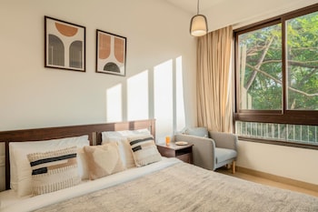 sunny 1br retreat steps from candolim beach