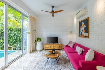 2bhk w pvt pool 10 mins from beach villa venus