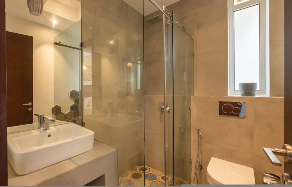 2bhk w pvt pool 10 mins from beach villa venus