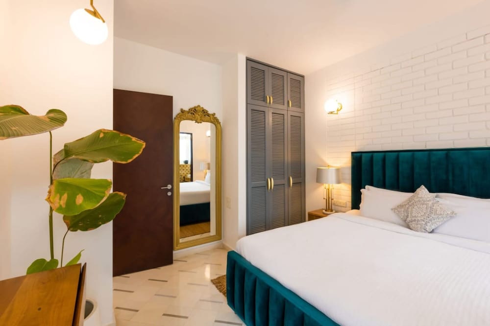 2bhk w pvt pool 10 mins from beach villa venus