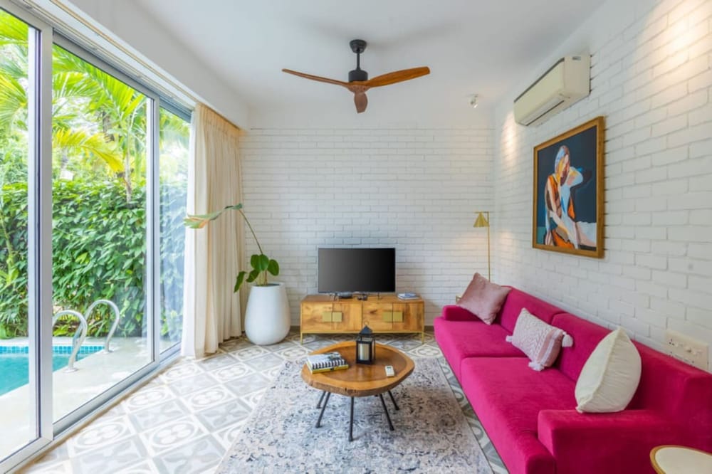 2bhk w pvt pool 10 mins from beach villa venus