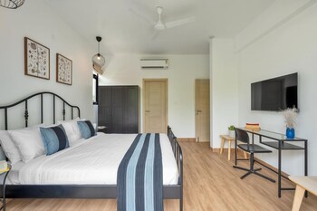 spacious 3 br apartment with pool in candolim