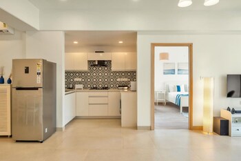 spacious 3 br apartment with pool in candolim