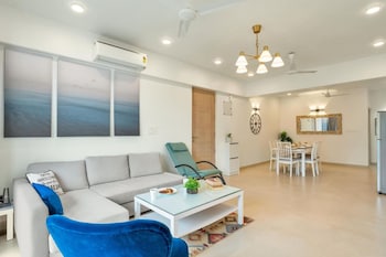 spacious 3 br apartment with pool in candolim