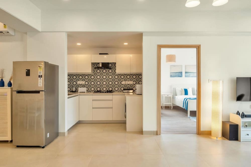 spacious 3 br apartment with pool in candolim