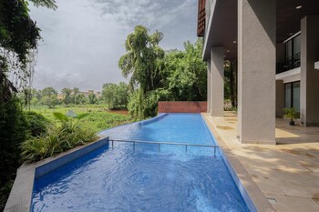 1br in candolim walking distance from beach