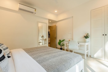 1br in candolim walking distance from beach