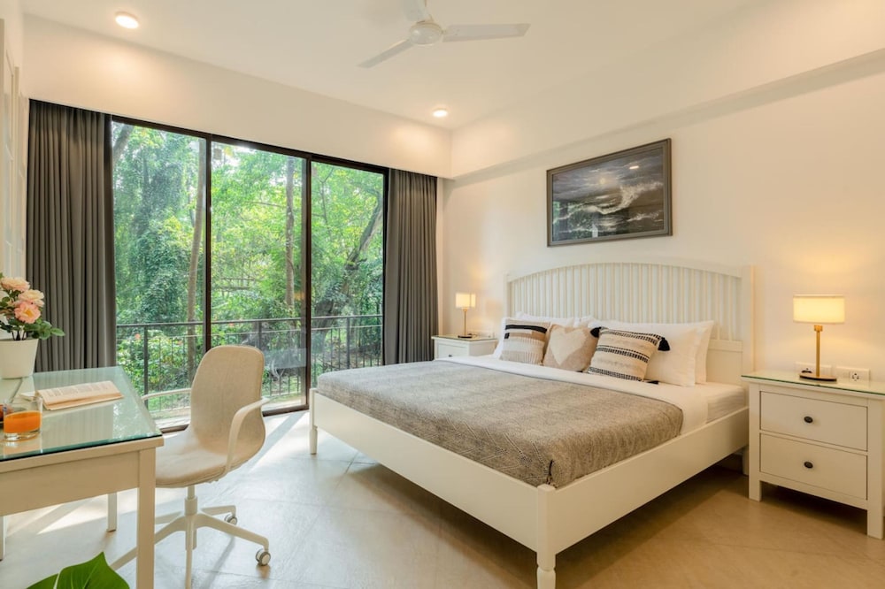 1br in candolim walking distance from beach