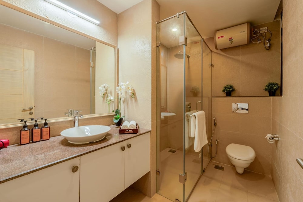 1br in candolim walking distance from beach