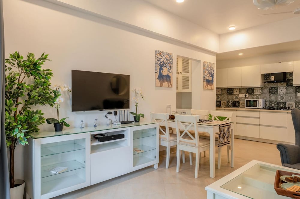 1br in candolim walking distance from beach