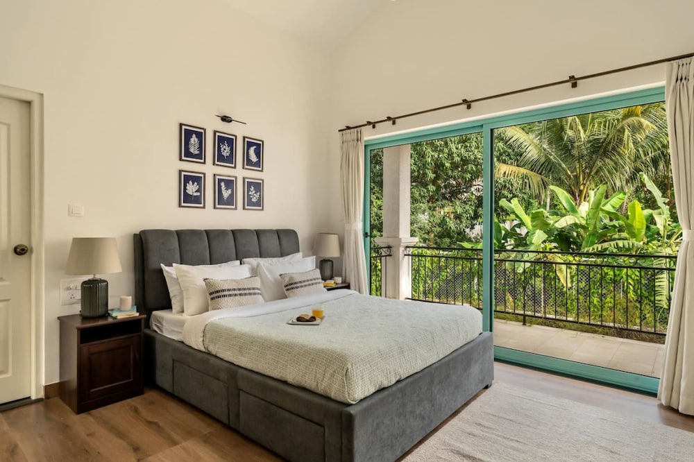 3bhk villa w private pool assagao villa c leste