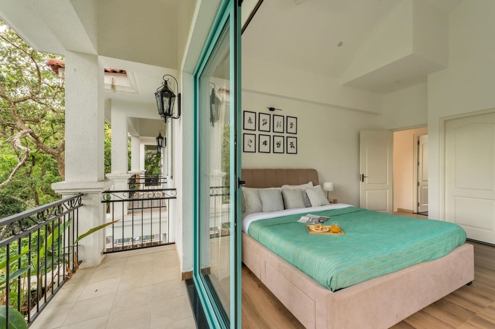 3bhk villa w private pool assagao villa c leste