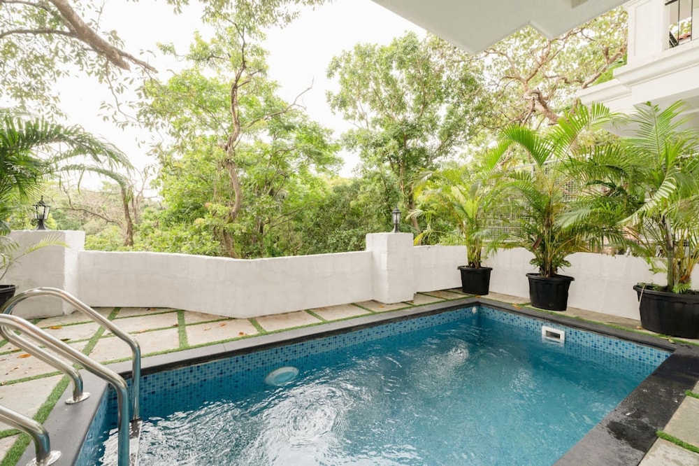 3bhk villa w private pool assagao villa c leste