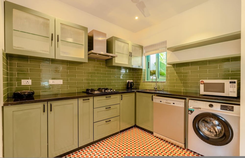 3bhk villa w private pool assagao villa c leste