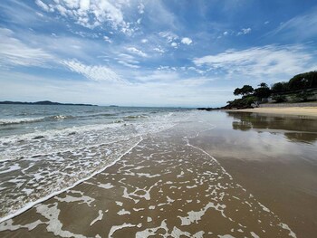 majestic seaside pool villa