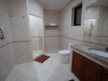 majestic seaside pool villa