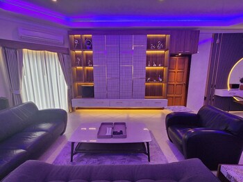 majestic seaside pool villa