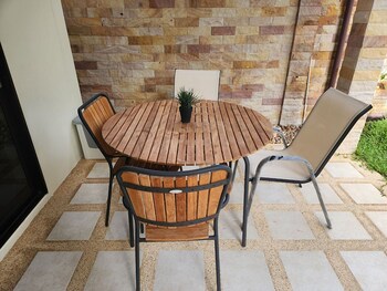 majestic seaside pool villa