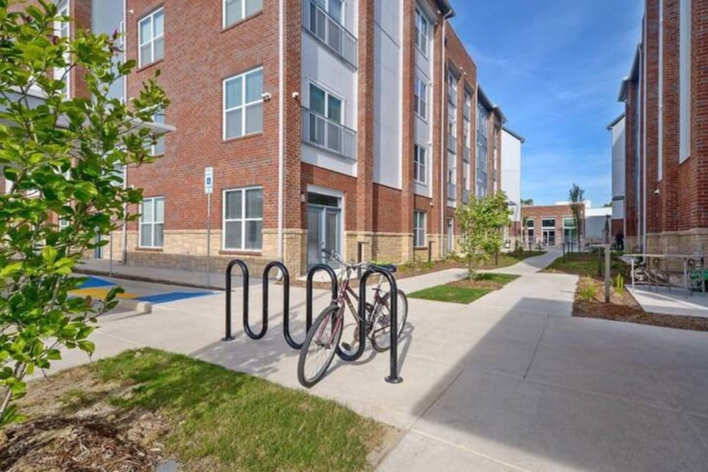 river house apartments