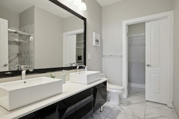 river house apartments