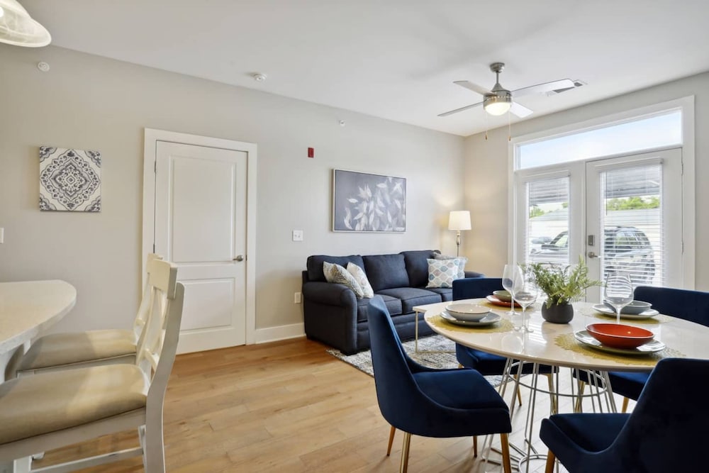 river house apartments