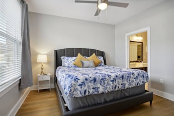river house apartments