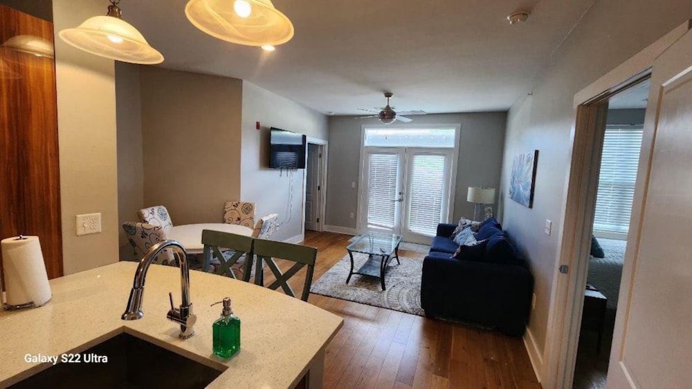 river house apartments
