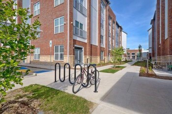 river house apartments