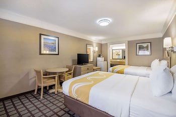 quality inn near lake marble falls