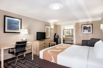 quality inn near lake marble falls