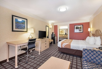 quality inn near lake marble falls