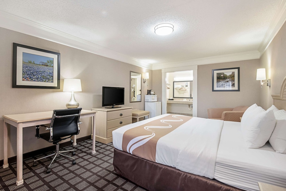 quality inn near lake marble falls