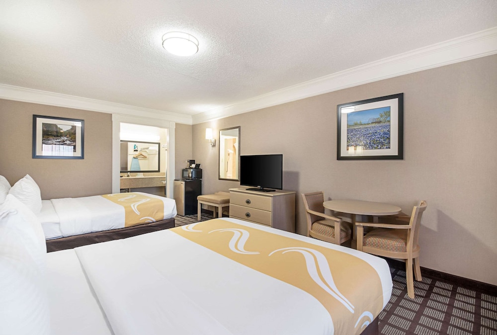 quality inn near lake marble falls
