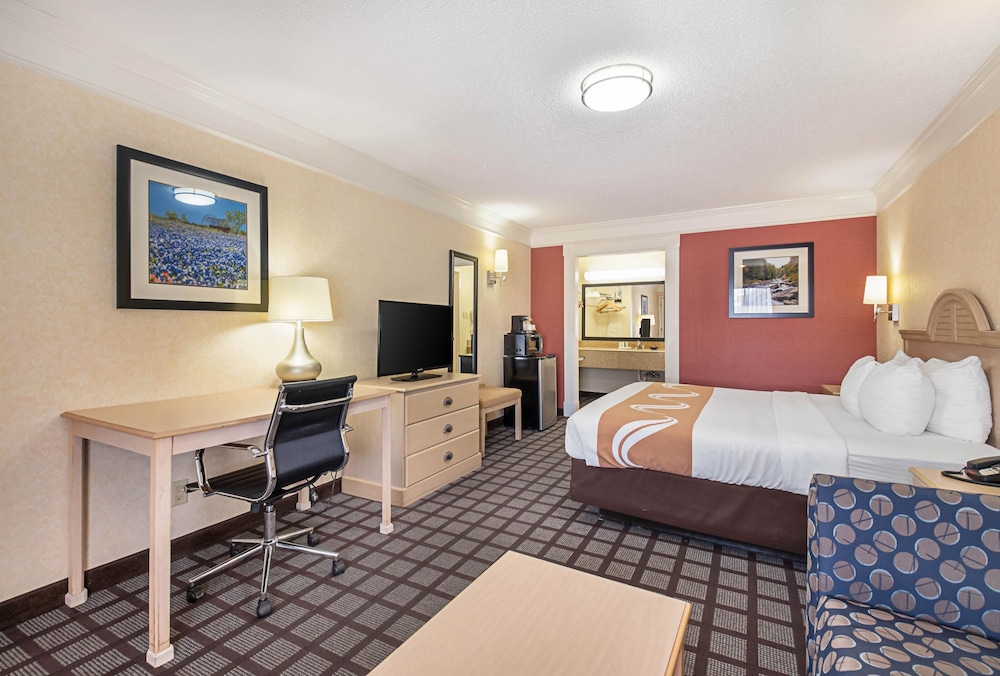 quality inn near lake marble falls