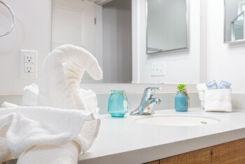 Cozy And Gorgeous 2Br/1Ba Near Amazing Downtown,Gabriel 810,3 star