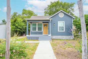 Cozy And Gorgeous 2Br/1Ba Near Amazing Downtown,Gabriel 810,3 star