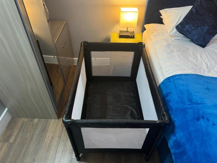 2 bed town centre free park wi fi garden