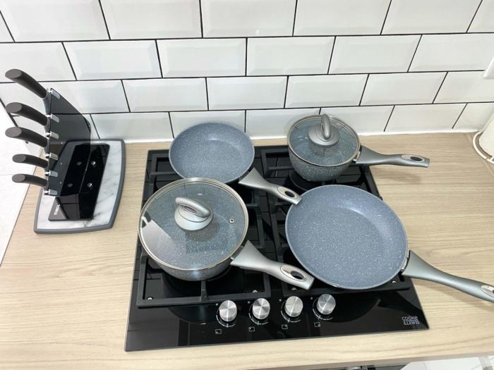 2 bed town centre free park wi fi garden