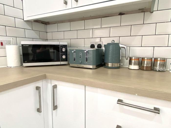 2 bed town centre free park wi fi garden